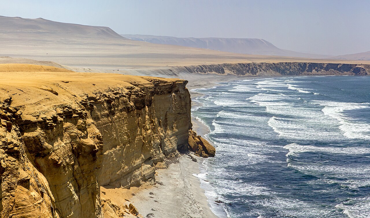 Lima y Paracas, sabores y costa